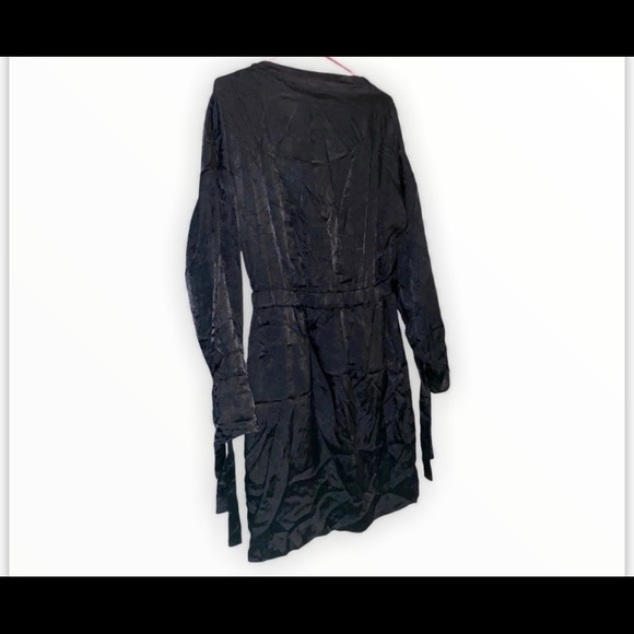 H&M Dresses & Skirts - H & M Satin Kimono Dress